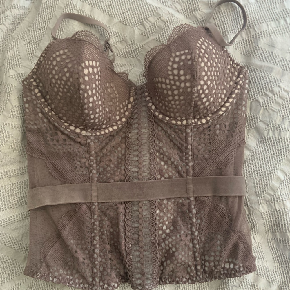 Beige Victoria Secret corset excellent condition 34B